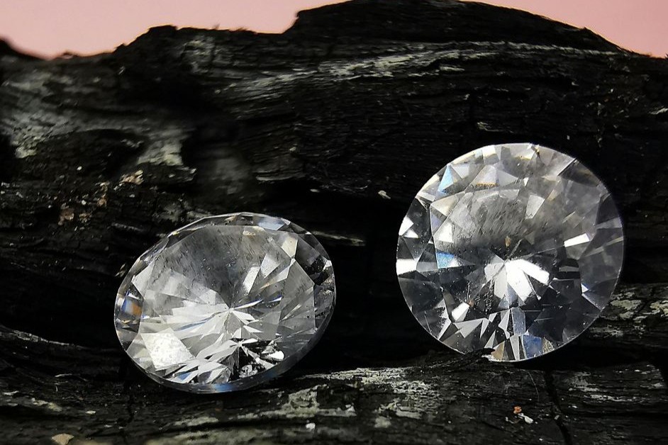 Was ist der Unterschied zwischen Lab-grown Diamanten und Minendiamanten?