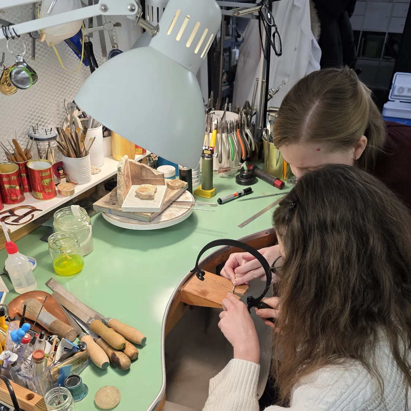 Persönliche Anleitung im Goldschmiede-Workshop