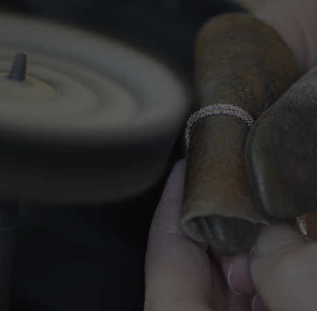 Schmuckreparatur und Reinigung